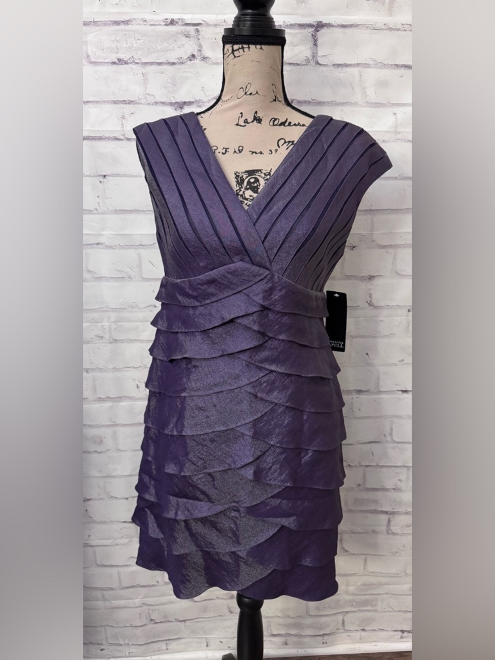 Adrianna Papell Cocktail Dress Size 10 Tiered‎ Scalloped Shutter Pleat Derby New